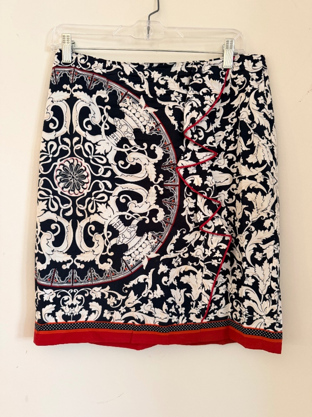 White House Black Market Scroll Print Ruffle Pencil Skirt Size 2 Black White Red